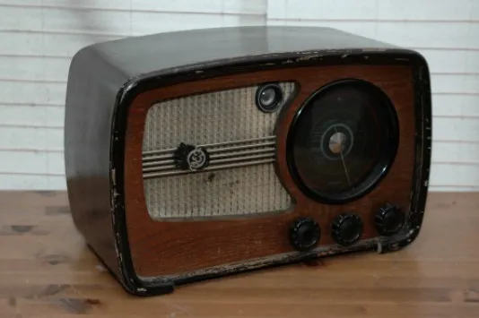 Radioodbiornik VEF Vefsuper M557